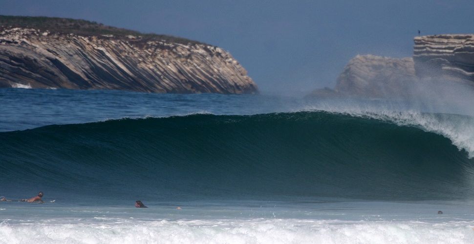 Where to Learn Surf: Places For Beginner Surfers Like You