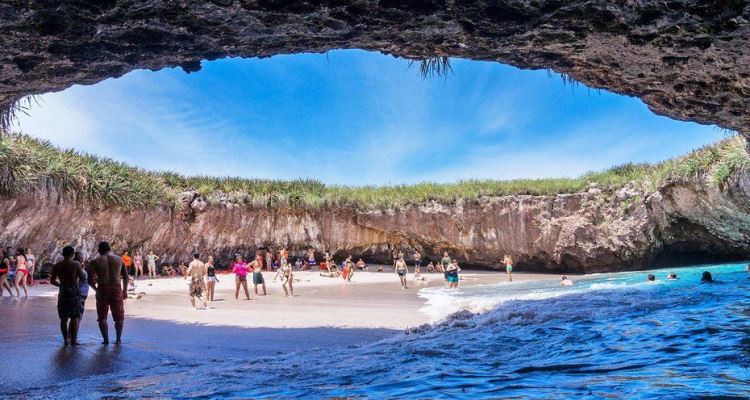 Marieta Islands - Hidden Beach